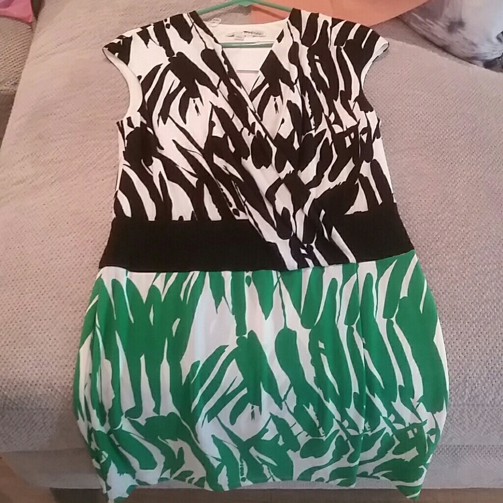 Maggy London Black, White & Green Printed Bubble-Hem Midi Dress